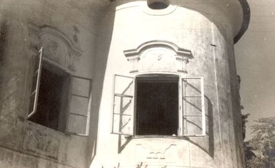 Lužnica - Dvorac Lužnica, prozor cilindrične kule