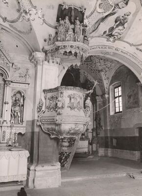 Komin - Crkva sv. Tri kralja, propovjedaonica