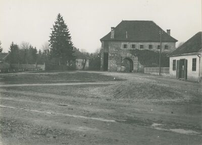 Varaždin - Stari grad, ulazna kula