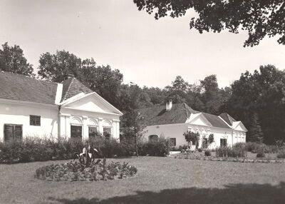 Januševec - Dvorac Januševec, gospodarske zgrade