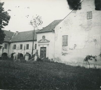 Velika Ves (Krapina) - Dvorac Popovec (Kulmer), dvorišno pročelje