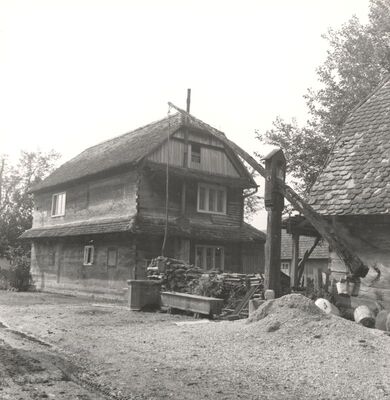 Mraclin - Tradicijska kuća, zabatno i dvorišno pročelje