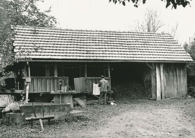 Grdun (Ozalj) - Gospodarska zgrada