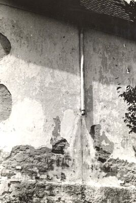 Brckovljani - Crkva sv. Brcka, detalj oštećenja