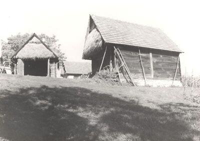 Višnjevec Podvrški - Gospodarski objekti