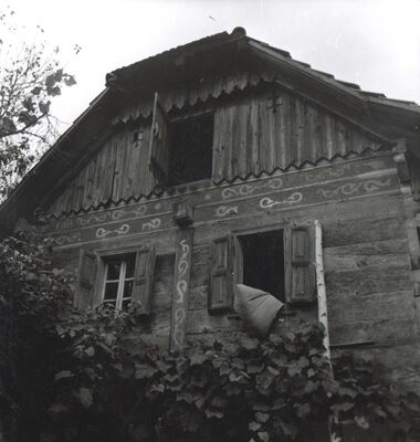 Lukinić Brdo - Tradicijska drvena prizemnica, dvorišno pročelje