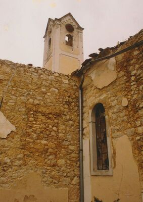 Slunj - Župna crkva sv. Trojstva, svetišni dio sa zvonikom