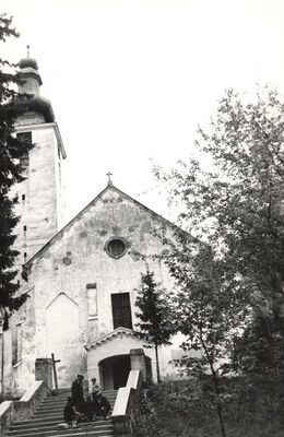 Križ - Župna crkva sv. Križa, pogled na glavno pročelje