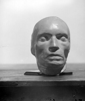 Posmrtna maska - Varijacija II