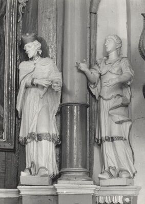 Orišje (Bosiljevo) - Crkva Uznesenja Blažene Djevice Marije, dvije skulpture: Sv. Ivan Nepomuk i svetica (?)