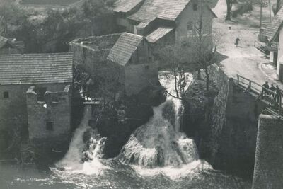 Rastoke (Slunj) - Kuće i mlinice oko starog mosta preko Korane