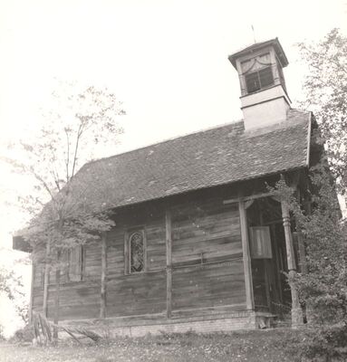Gustelnica - Crkva sv. Antuna Padovanskog, bočno pročelje