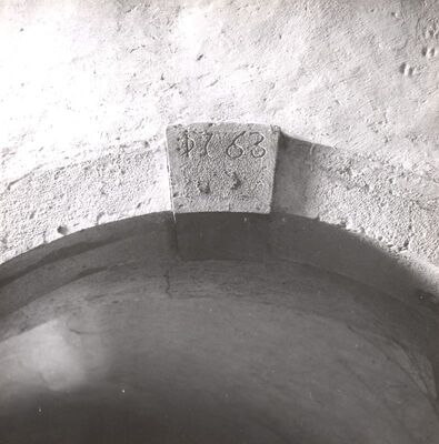 Slavetić - Dvorac Oršić, detalj portala podruma