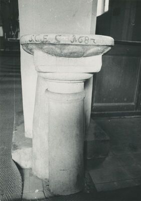 Križovljan Radovečki - župna crkva Uzvišenja sv. Križa, kamenica