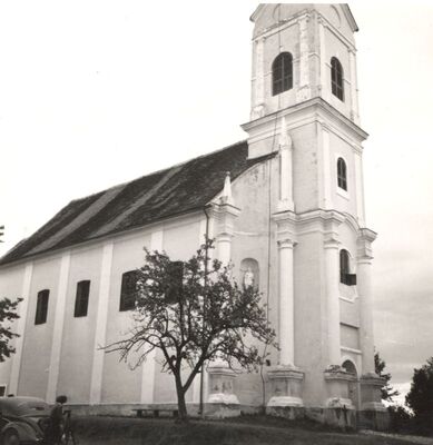 Gradec - Crkva Ranjenog Isusa, bočno pročelje i dio zvonika