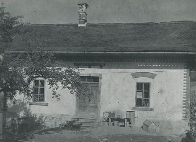 Jelenjak (Desinić) - Kurija, vanjština
