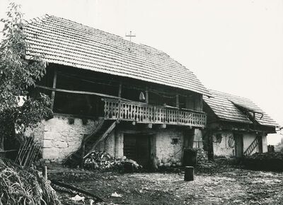 Brlog Ozaljski (Kamanje) - Tradicijska kuća, zapadno pročelje