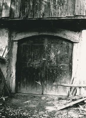 Martinski Vrh (Ribnik) - Tradicijska kuća, podrumska vrata