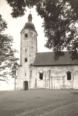 Prozorje - Crkva sv. Martina, zvonik i dio bočnog pročelja