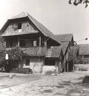 Mraclin - Tradicijska kuća, zabatno pročelje