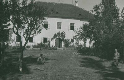 Oštrc (Samoborsko gorje) - Župni dvor, ulazno pročelje