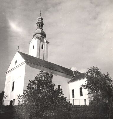 Kloštar Ivanić - Crkva Uznesenja Blažene Djevice Marije, glavno pročelje