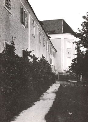 Samobor - Franjevački samostan s crkvom Uznesenja Blažene Djevice Marije, apsida crkve i dio samostana