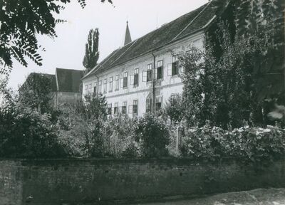 Gradec - Biskupski dvorac, bočno pročelje