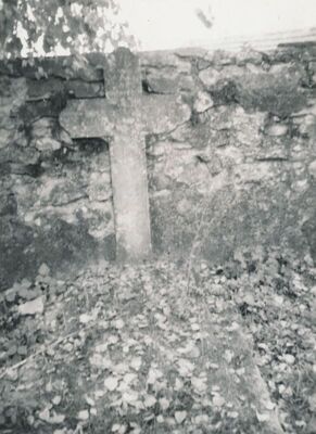 Sveti Petar Mrežnički (Duga Resa) - Župna crkva sv. Petra, nadgrobni križ