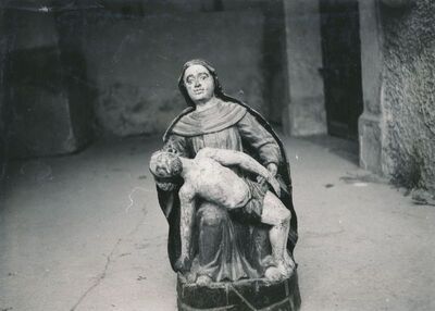 Draganić (Vrh Draganićki) - Kapela sv. Barbare, kip Pieta