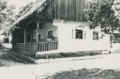 Dubravica - Kuća Pavla Štoosa, zabatno pročelje i trijem