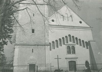 Križovljan - Župna crkva Uzvišenja sv. Križa, pročelje