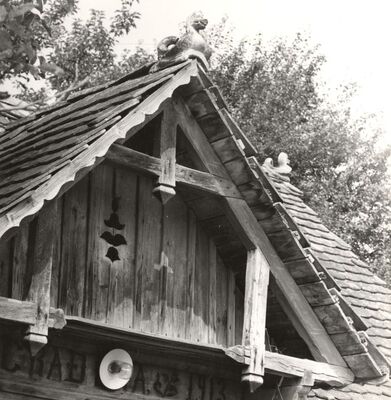 Bukevje - Tradicijska kuća, zabat