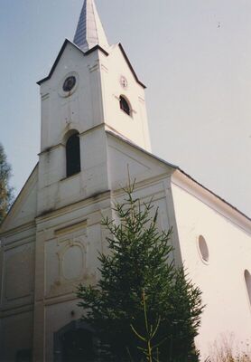 Vukmanić (Karlovac) - Župna crkva Antuna Padovanskog, glavno i bočno pročelje