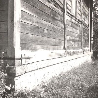 Gustelnica - Crkva sv. Antuna Padovanskog, detalj zapadnog pročelja