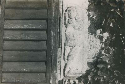 Križovljan Radovečki - dvor, reljef muškarca