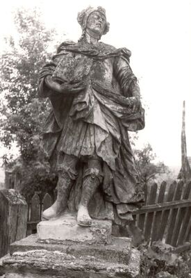 Lovrečka Varoš - Župna crkva sv. Lovre, kamena plastika