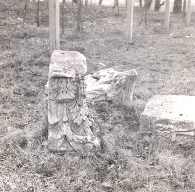 Januševec - Dvorac Januševec, kapitel s stočnog pročelja