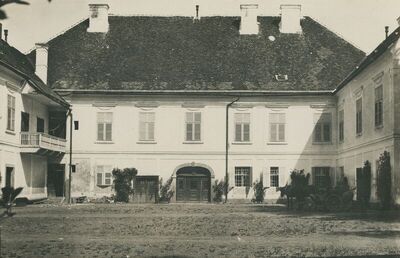 Donja Stubica - Dvorac Stubički Golubovec, vanjština