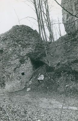 Zelingrad - Stari grad Zelingrad, ulazna kula