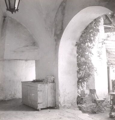 Slavetić - Dvorac Oršić, ulazno predvorje