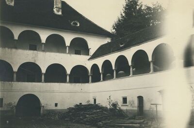 Lobor - Dvor Keglevića, vanjština