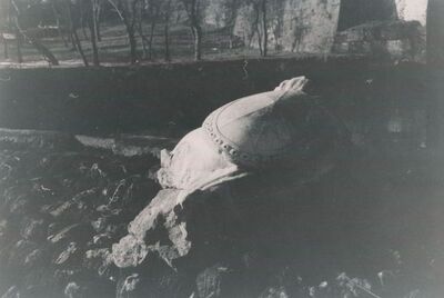 Tounj - kamena plastika s mosta na Tounjčici