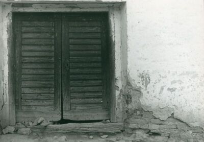 Ferljur - Kurija, dio južnog pročelja, vrata