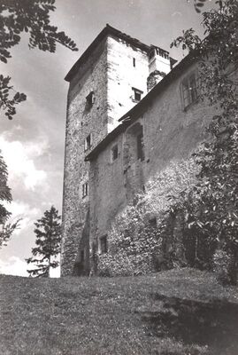 Slavetić - Dvorac Oršić, zapadno pročelje s branič kulom