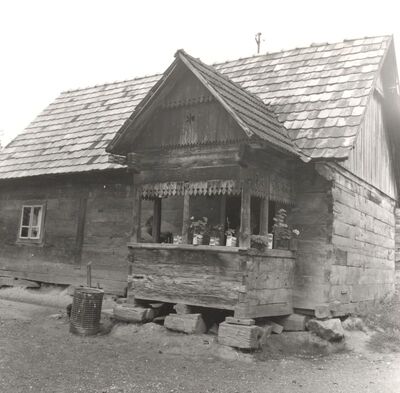 Donji Hruševec - Tradicijska kuća, trijem