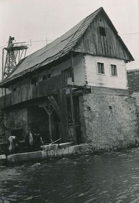 Rastoke (Slunj) - Kuća, zabatno i dio ulaznog pročelja