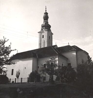 Kloštar Ivanić - Crkva Uznesenja Blažene Djevice Marije, južno pročelje