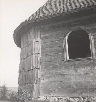 Gladovec Pokupski - Kapela Presvetog Trojstva, detalj pročelja