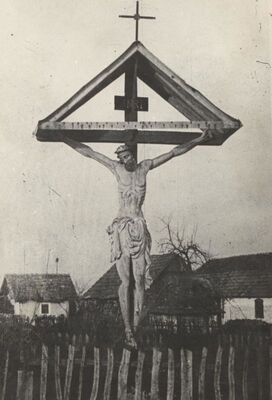 Lasinja - Raspelo na raskršću u blizini mjesta